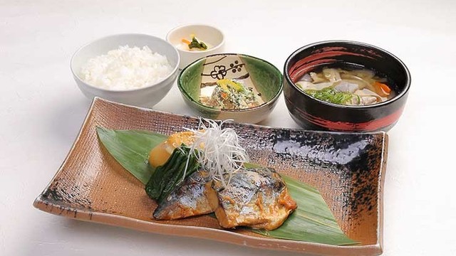 鯖みそ煮と豚汁膳